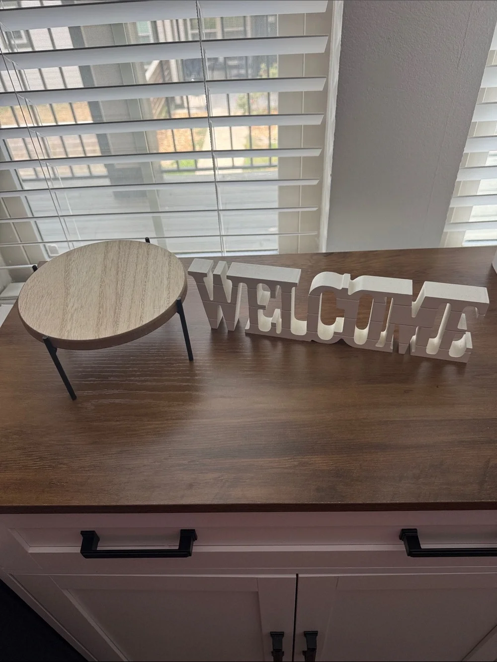 Round wood riser and welcome sign bundle